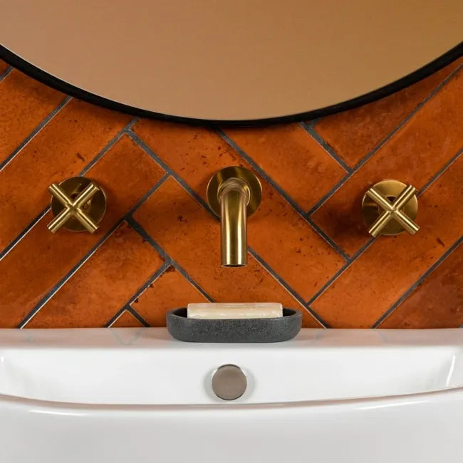 orange bathroom décor 