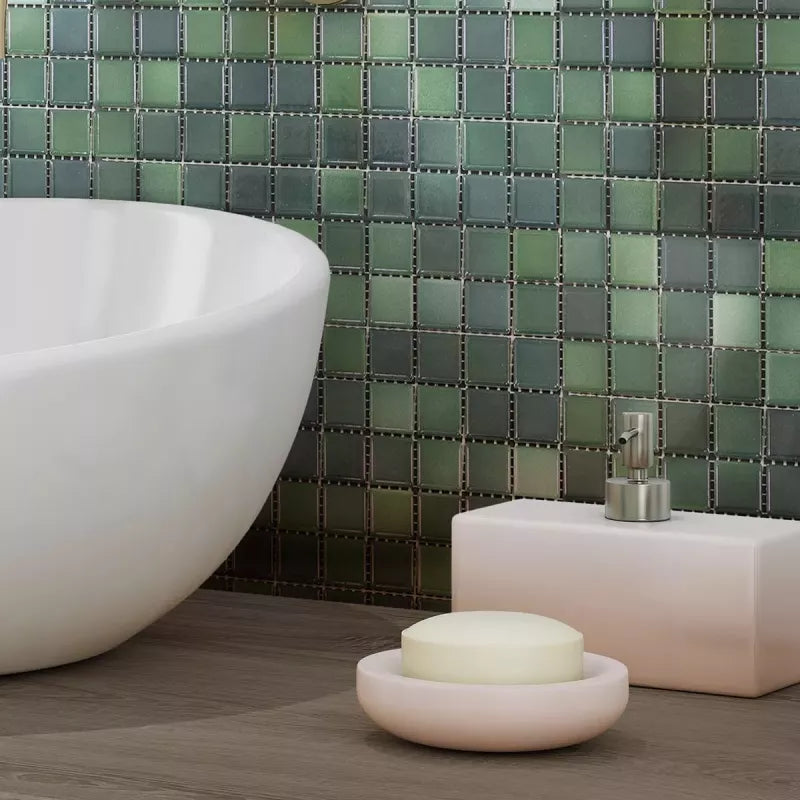 Green bathroom décor 