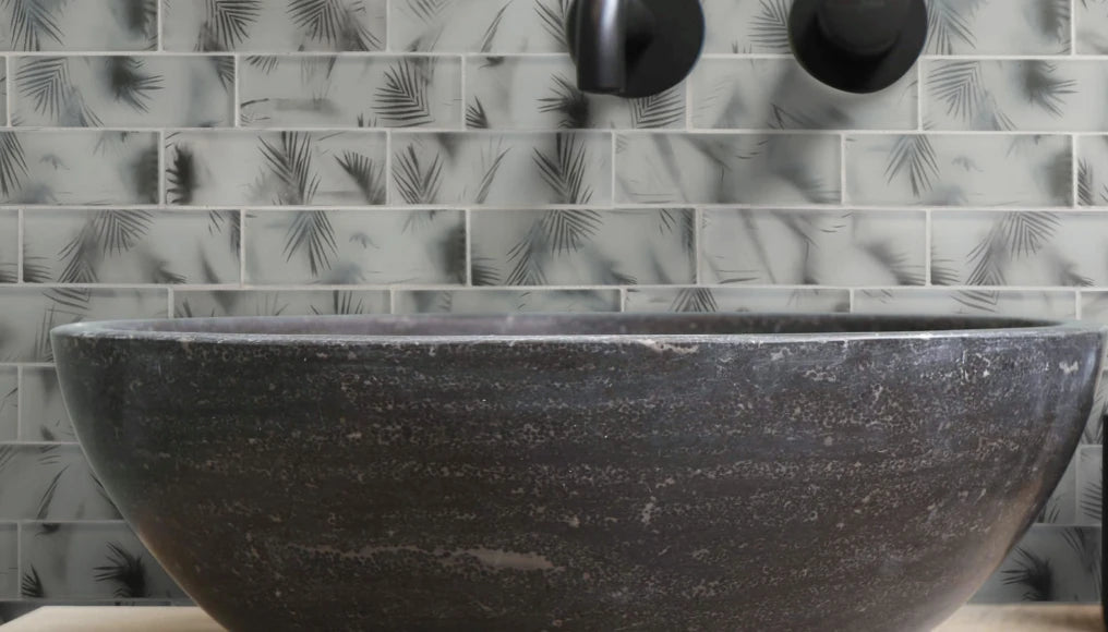 Grey brick mosaic leaf pattern splashback 
