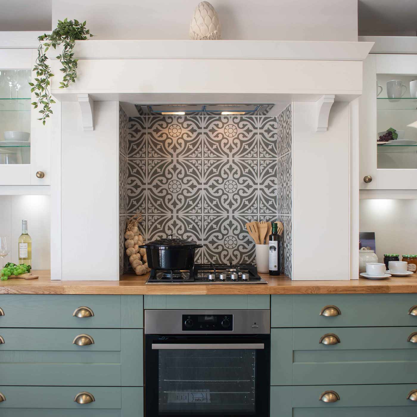 grey pattern wall tile