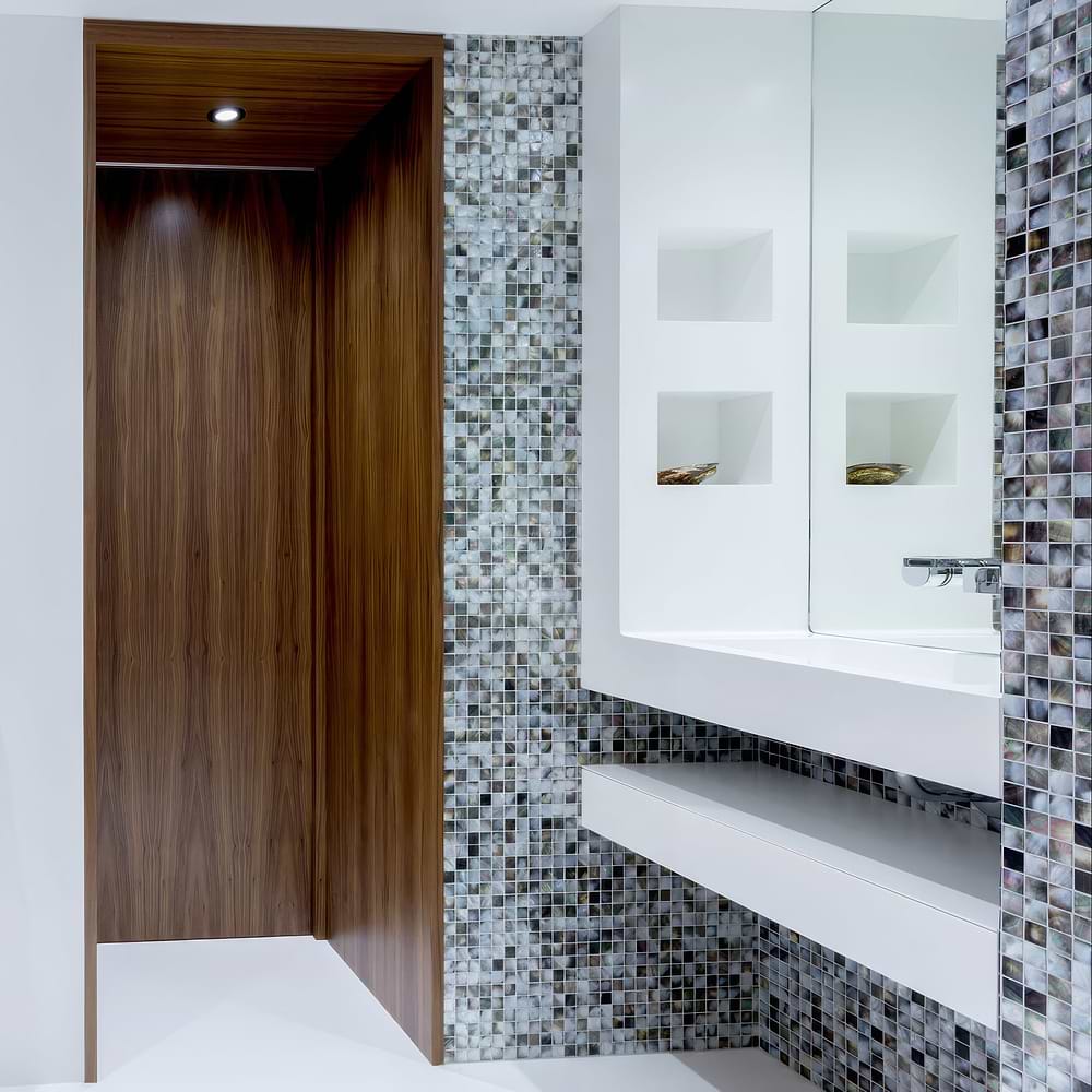 Pearl Mosaic Bathroom 