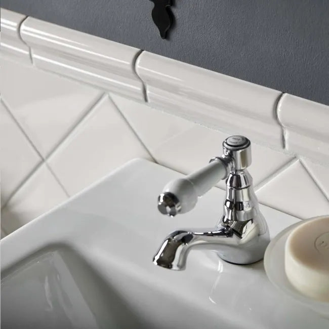 Classic white gloss bathroom border tile 