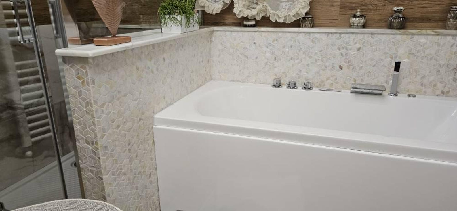 Bathroom - Rhombus Beige Shell Mosaic Tile Natural Mother Of Pearl