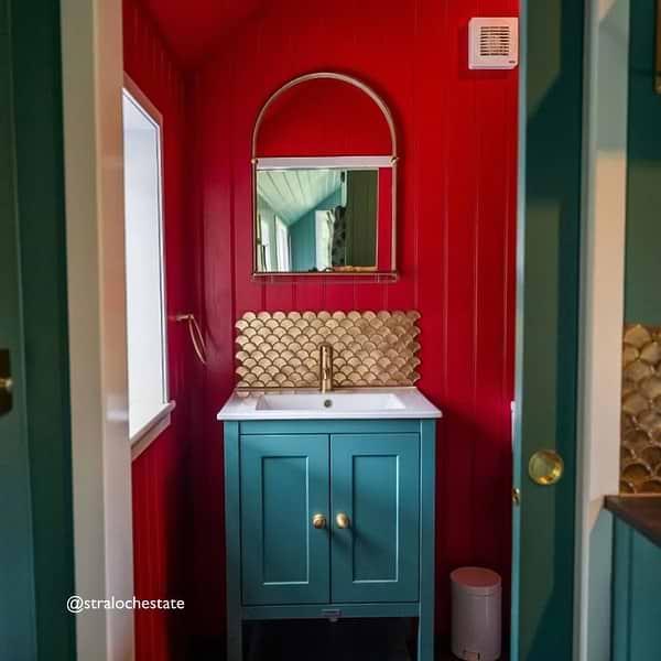 Gold bathroom mosaic 