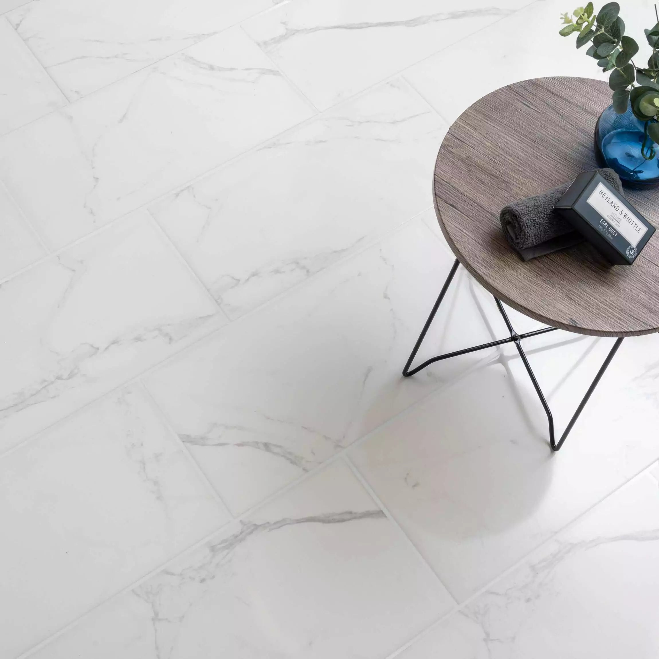 white gloss marble floor tiles