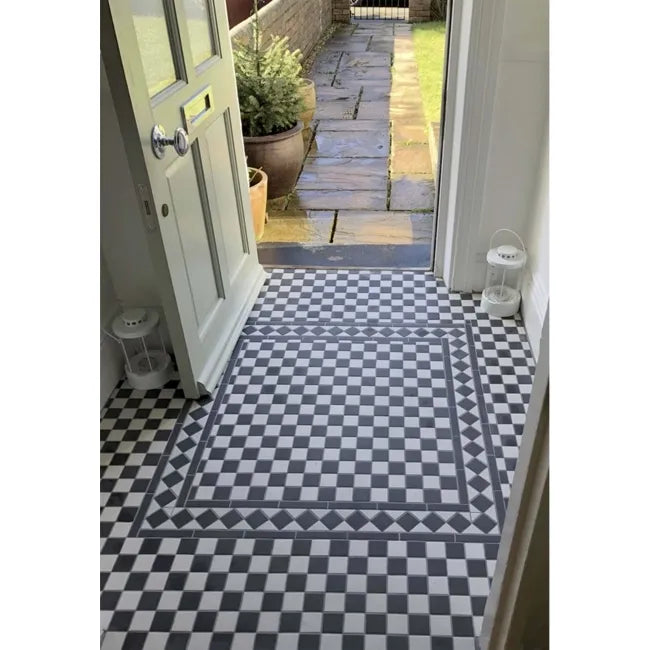 Victorian Black and White Border Tiles- entrance room picture 