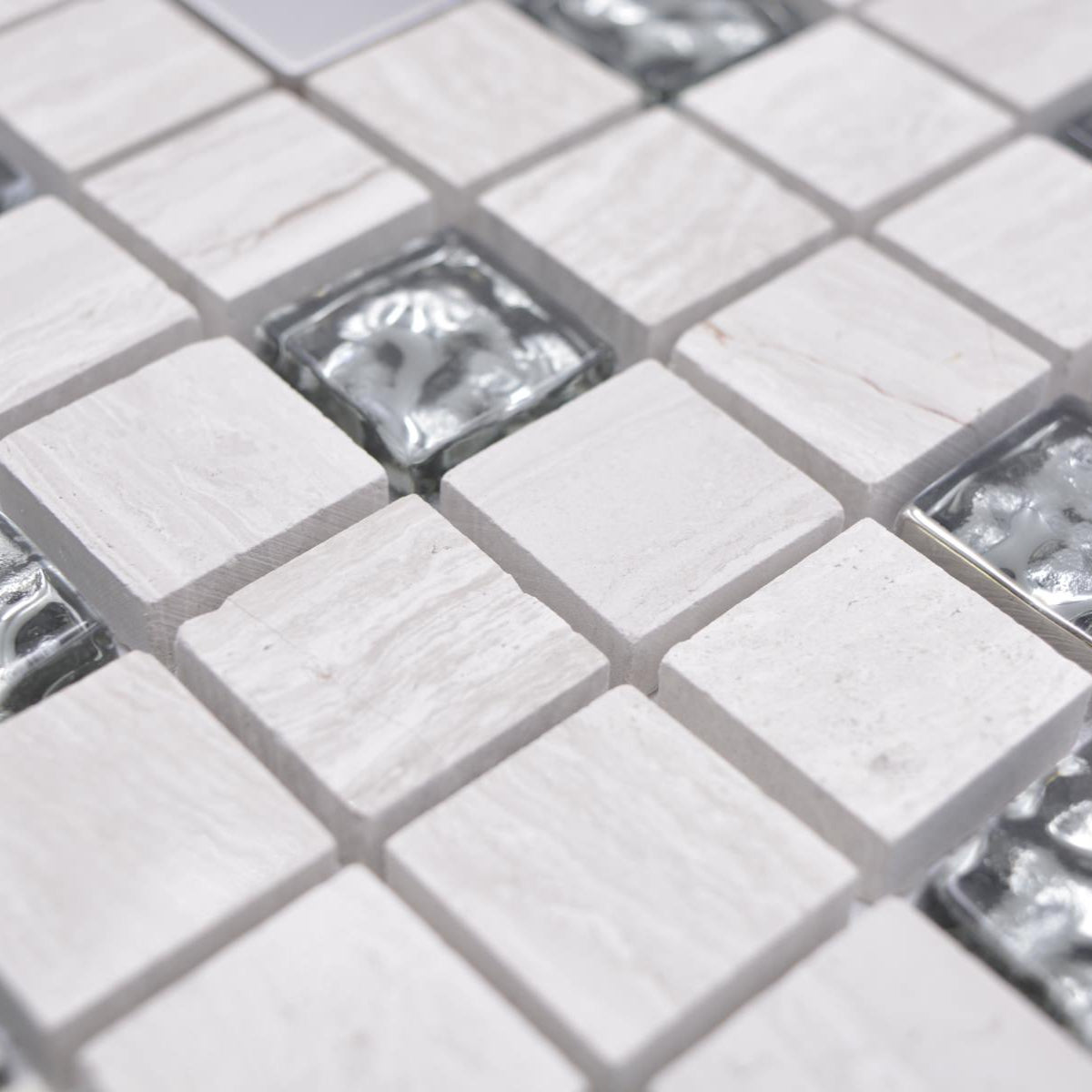 White Glas Silver Mosaic Tiles - Luxury Tiles