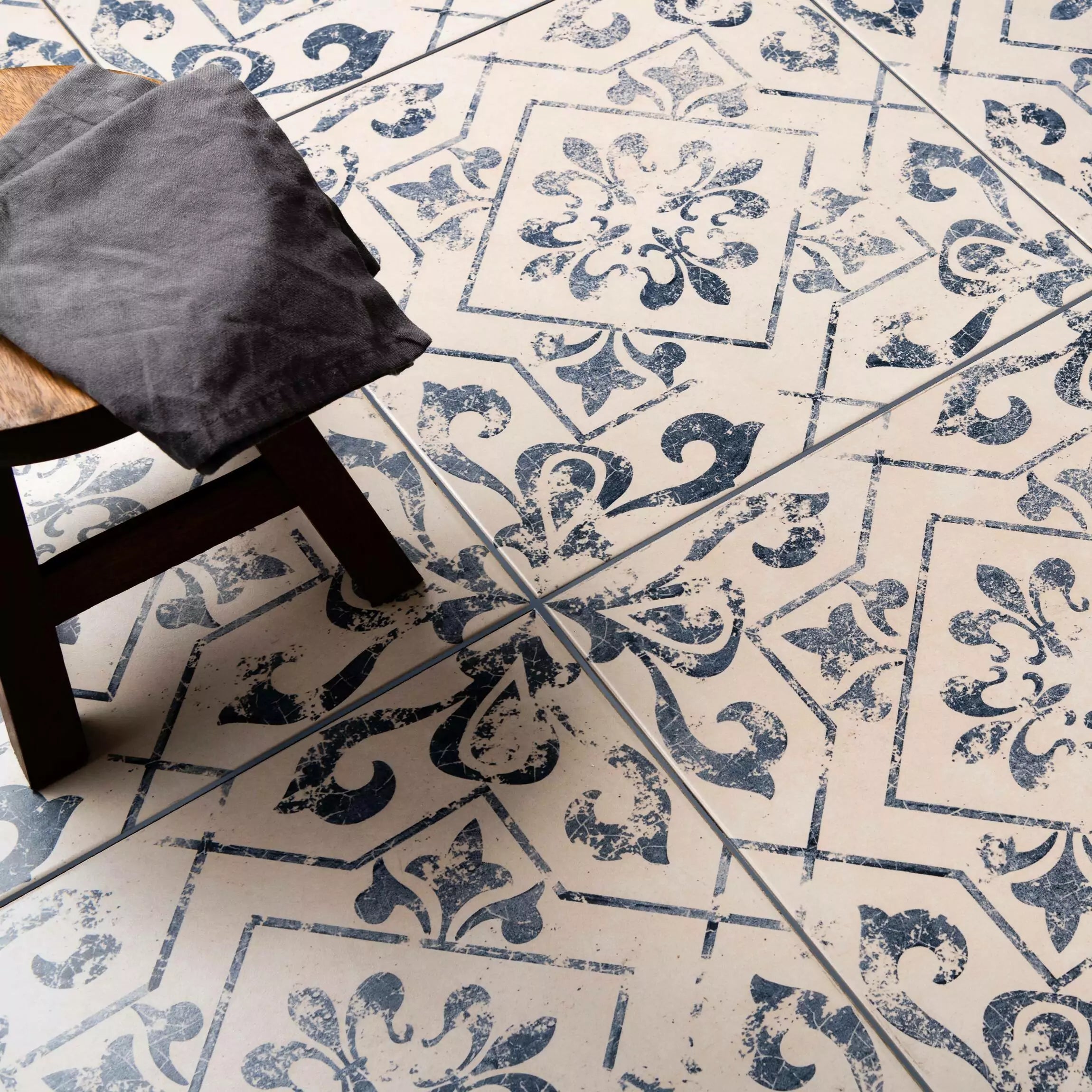 victorian blue floor tiles 