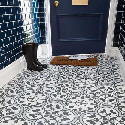 Cambridge Blue Traditional Pattern 450 x 450 Tile