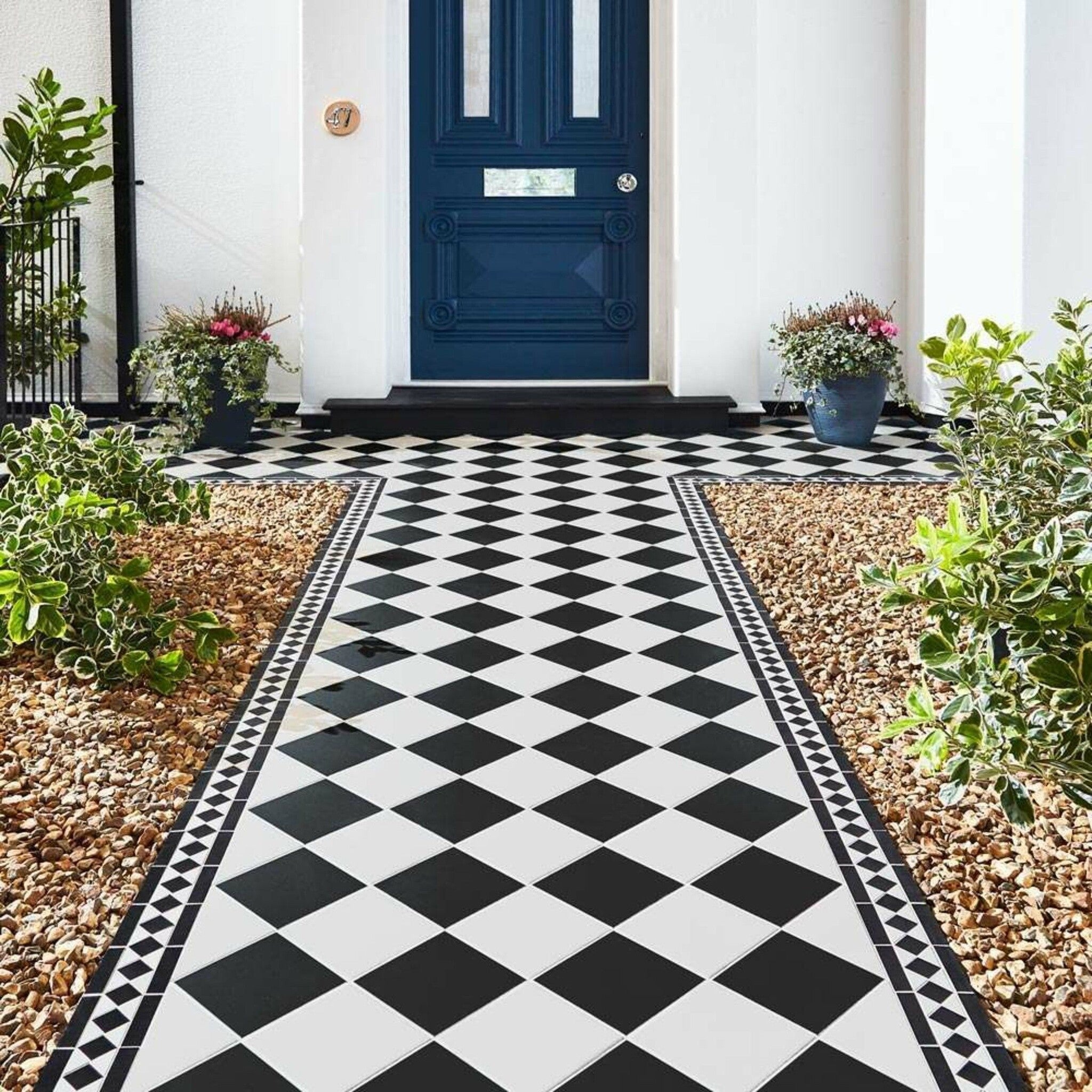 Classic Victorian Quarry Black And White Border Tile 28.5x9.5cm - Luxury Tiles UK